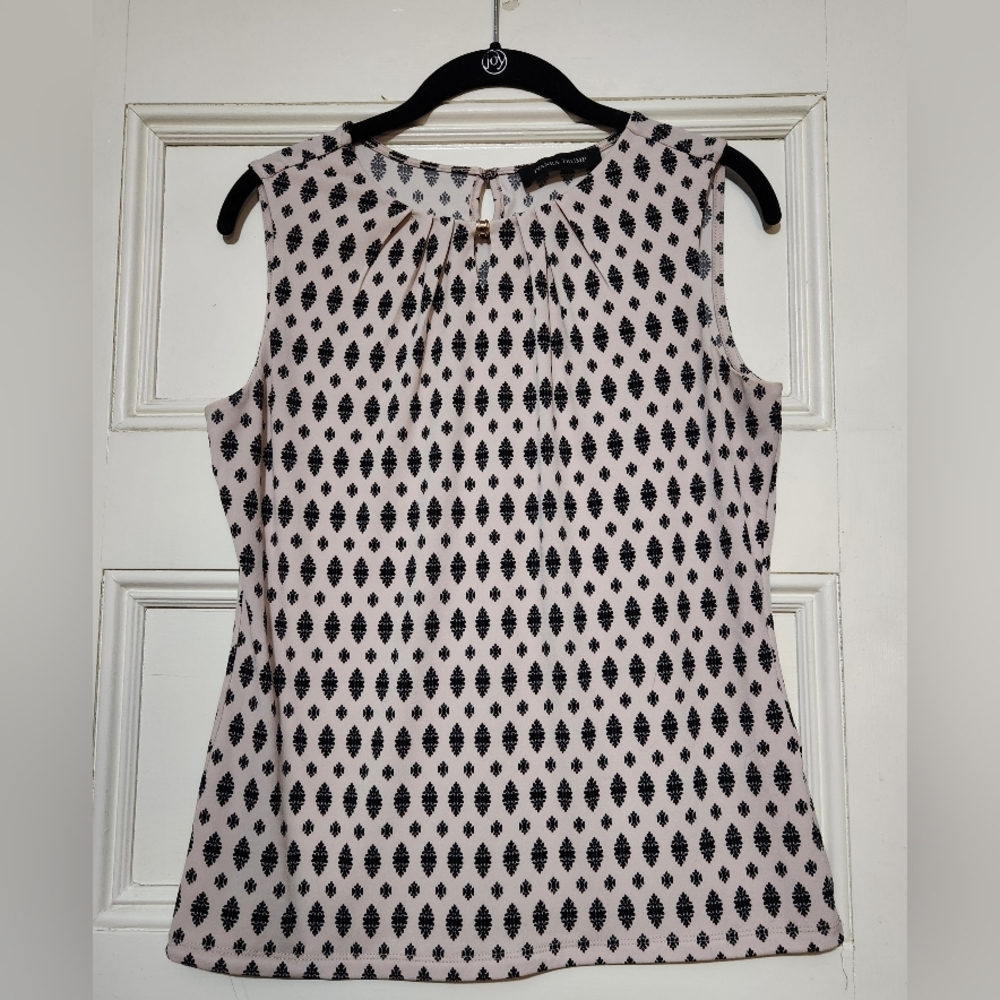 Ivanka Trump sleeveless top size small